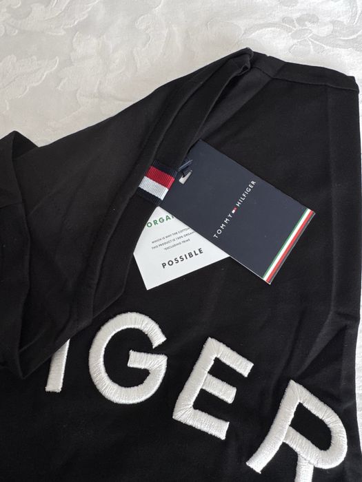 Czarny męski t-shirt Tommy Hilfiger r. XXL logo haftowane