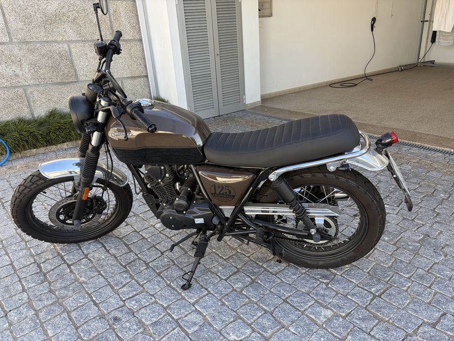 Moto brixton 125 como nova