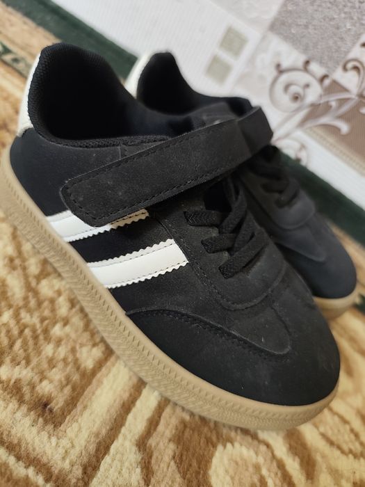 Кросівки красовки