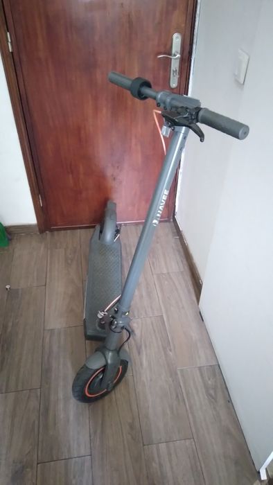 Navee N40 trontinete