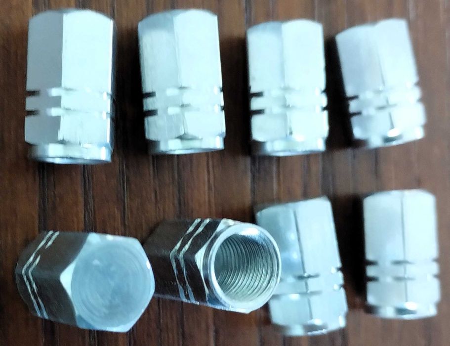 Conjunto 8 Carrapetas Pipos Rodas Mota Bicicleta Carro ETC