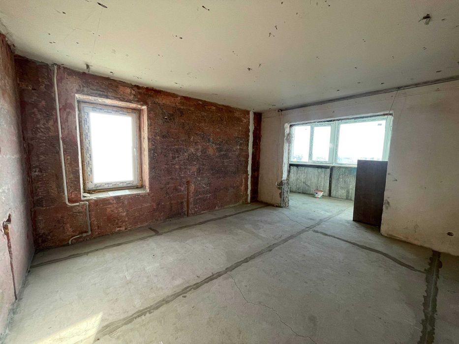 Продам 3-ком квартиру на Крымской