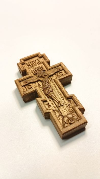 Хрест натільний, ручна робота.