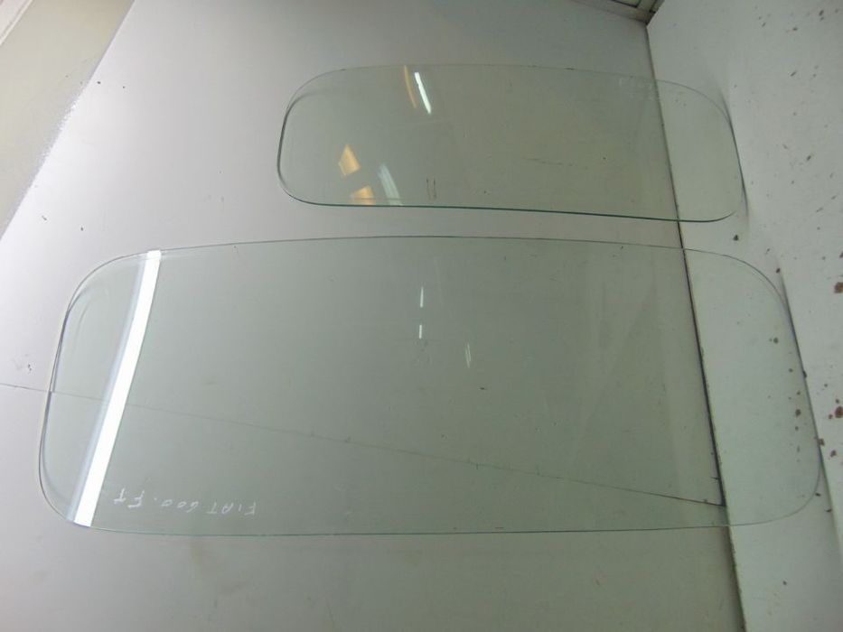 Fiat 600 para-brisas e oculo traseiro