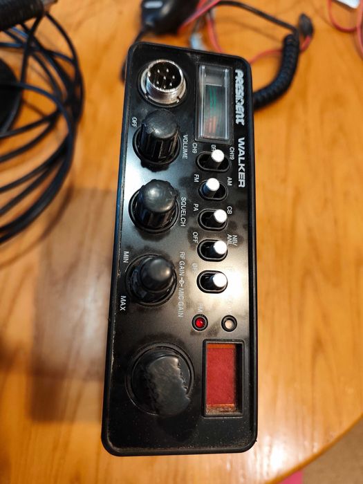 CB radio President Walker: ASC, komplet, antena jako dodatek.