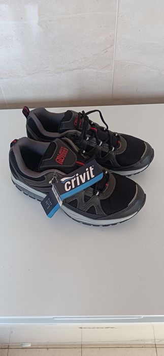 Tenis NOVOS. Calçado-Activo 43.