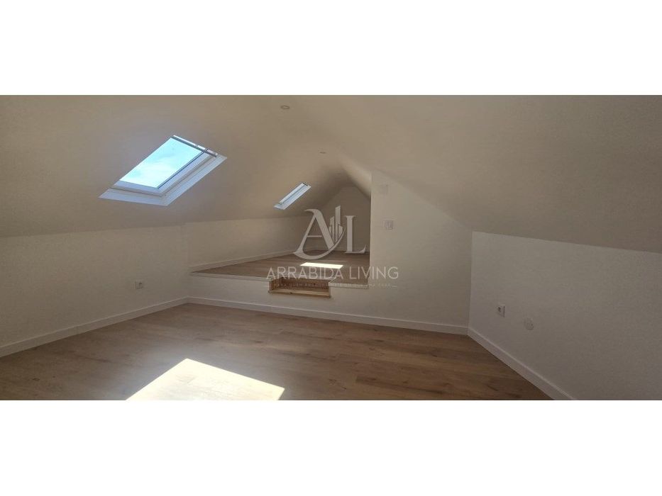 Moradia T2 Remodelada com Vista Rio em Zona Premium