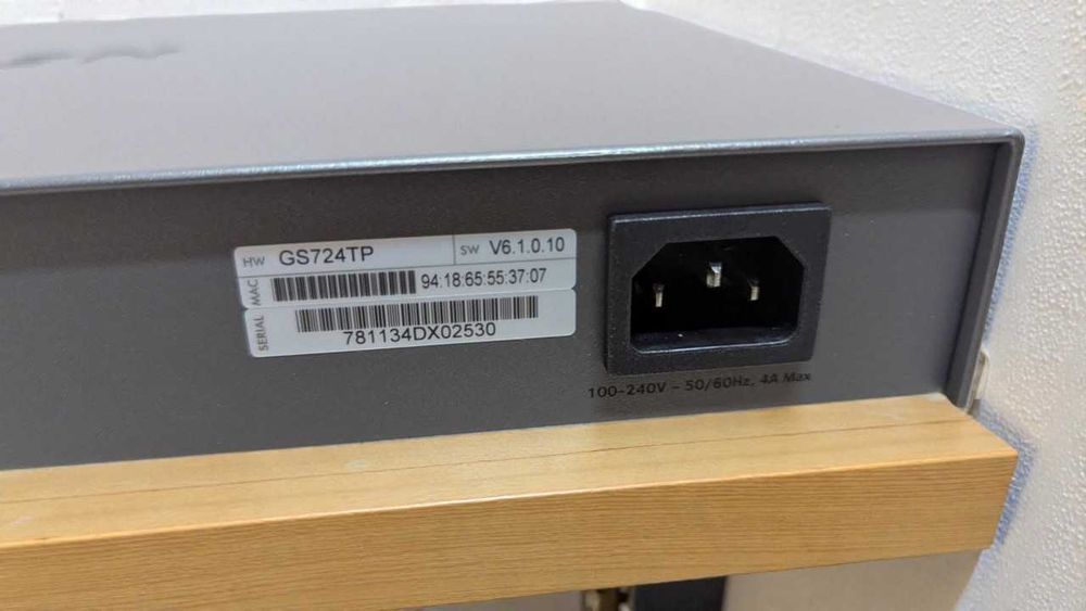 Комутатор Netgear GS724TP 24x Gigabit PoE Managed Switch SFP керований мережевий свіч LAN відеореєстратор