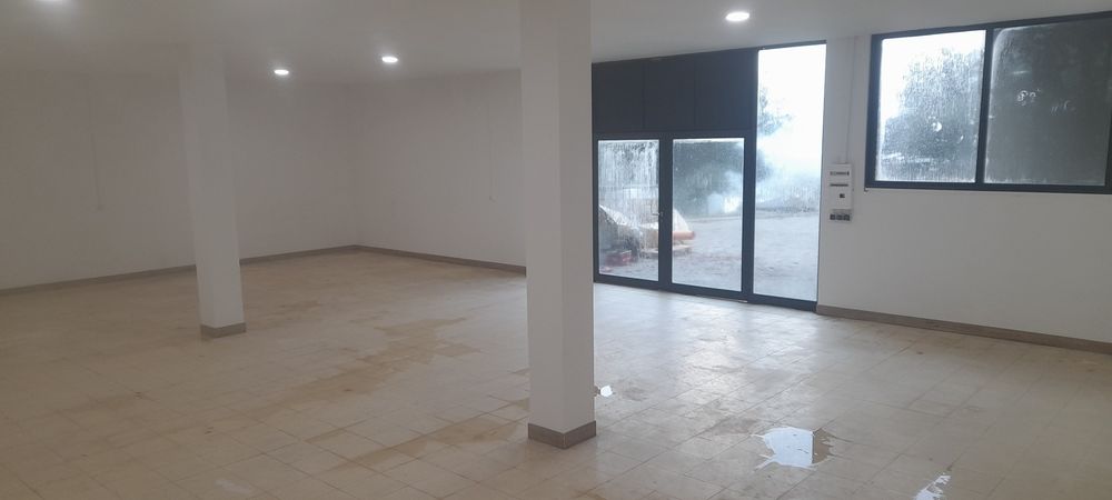 Alugo espaço amplo com 150m²