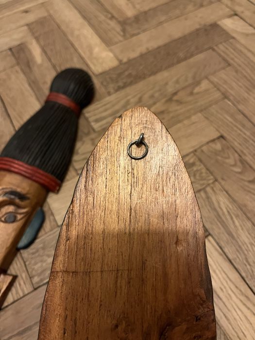 Drewniane maski dekoracyjne w stylu afrykańskim