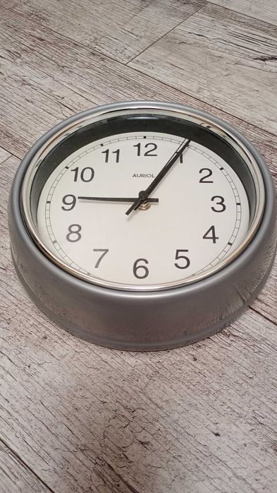 Zegar retro kwarcowy