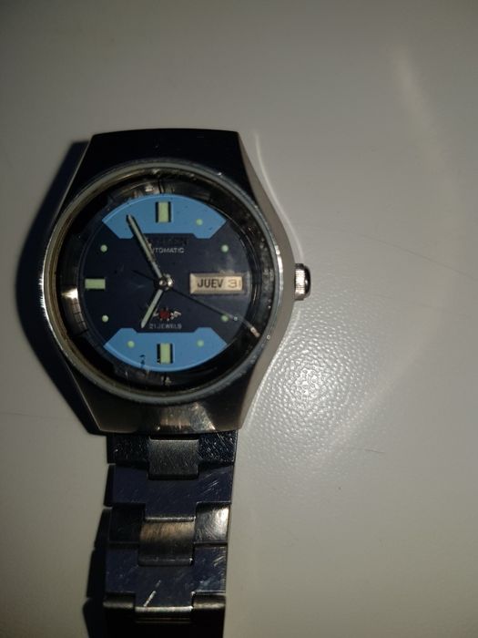 Наручний жіночий годинникк