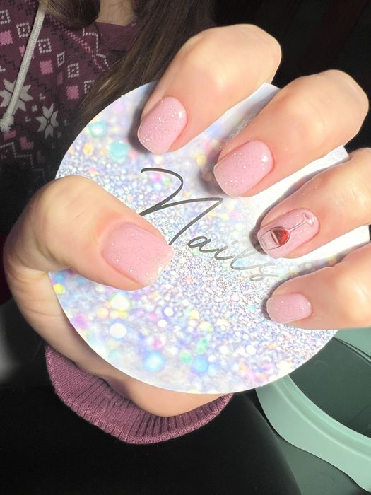 Безкоштовно,манікюр,нарощування нігтів