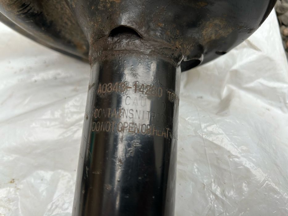 Амортизатори, стійки Lexus/Toyota