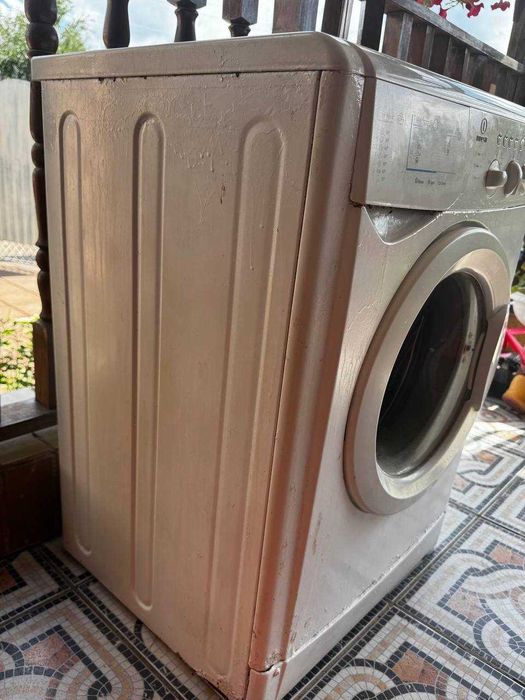 Продаж пральної машину Indesit WIL 105