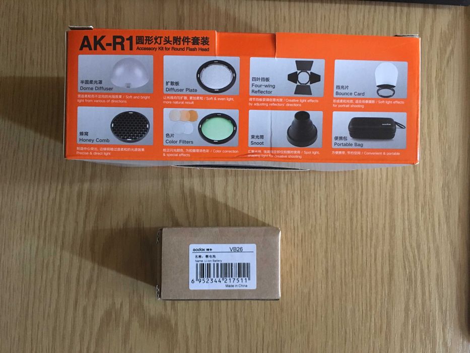 Lampa Godox v1 do Sony i Canon