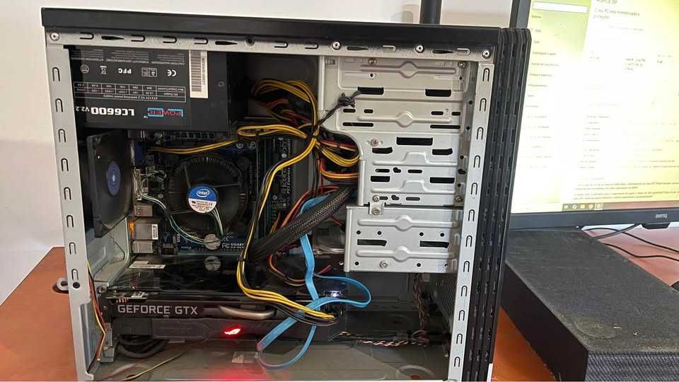 PC Gaming  GTX 1650 de 4GB, 16GB de RAM e SSD de 238GB.