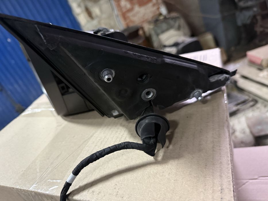 Дзеркало E-Tron Q8 2019р. USA