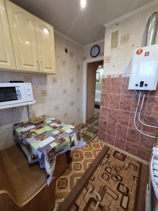 Продам 2х кімнатну квартиру біля 16 міськлікарні ( 44 квартал)+ гараж