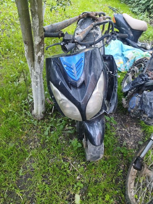 Продам ціліком    Suzuki gsx550 x moto