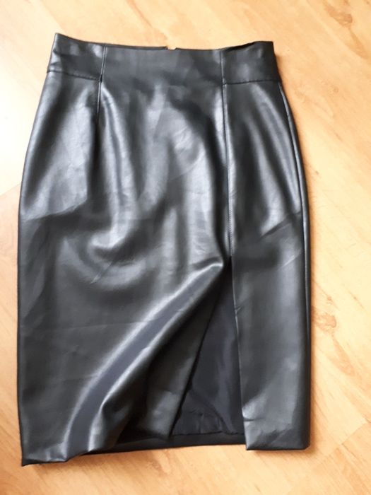 Czarna spódnica ze skóry ekologicznej H&M 38