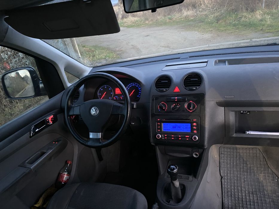 Volkswagen Caddy life 1.9tdi/ hak
