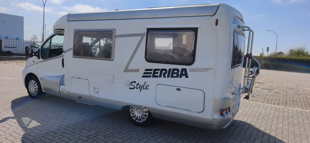 Autocaravana Renault Eriba stayl 2.0  4lugares de livrete  2003