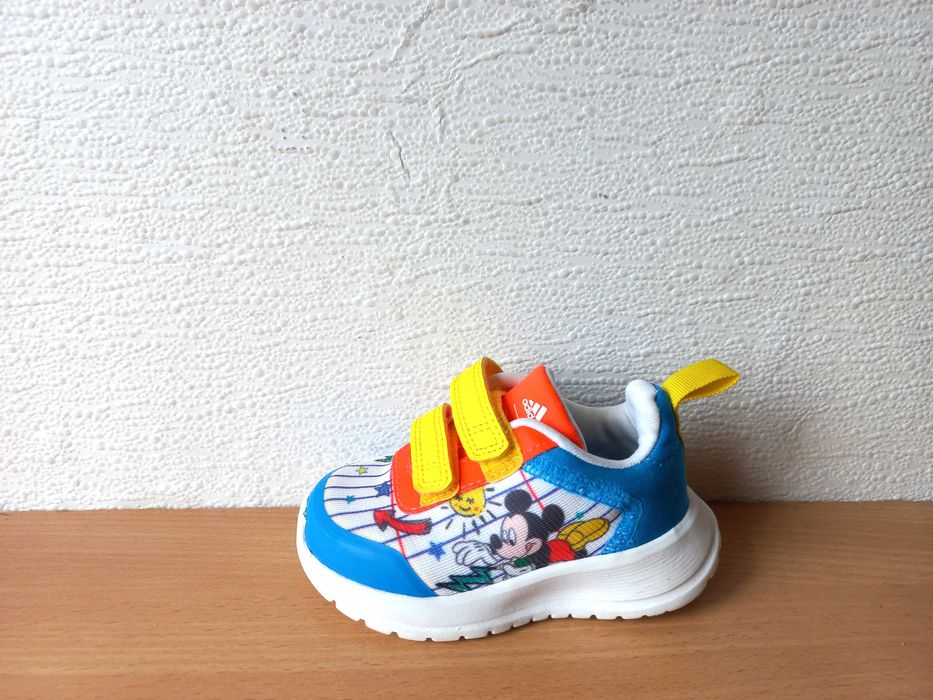 Класні кросівки Adidas 20 р. устілка 12,5 см.