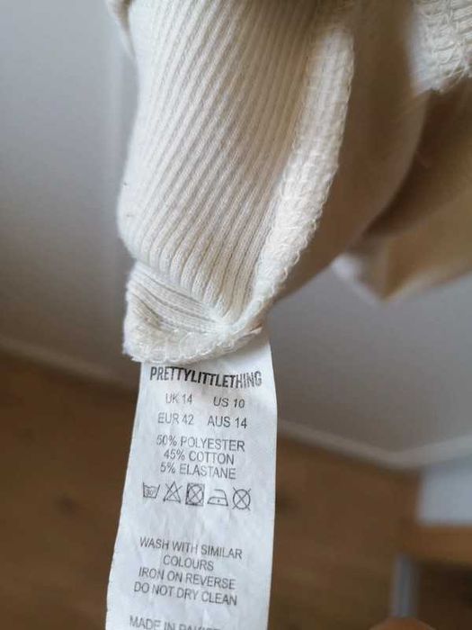 PrettyLittleThing sukienka kremowa gorsetowy biust UK 14 / 42