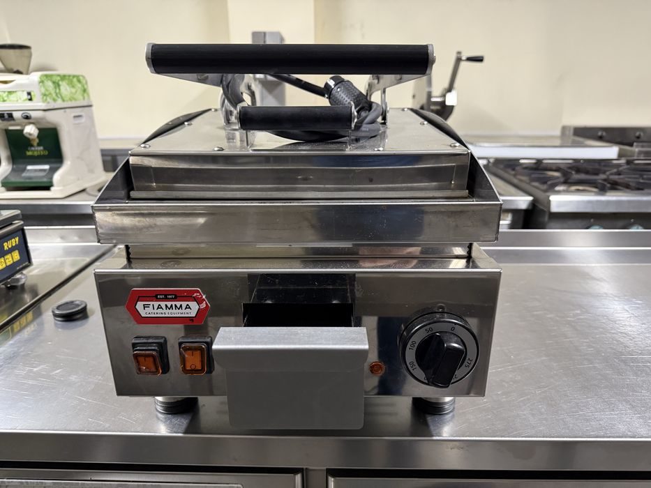 Chapa e prensa numa só Maguns Fiamma muito nova