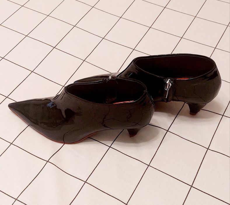 Botim preto marca Zara