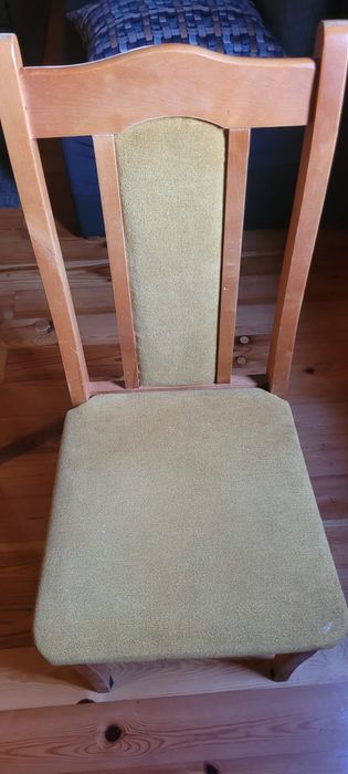 Stół  plus 2 krzesła