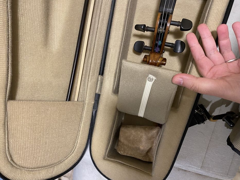 Violino 4x4 com capa de transporte