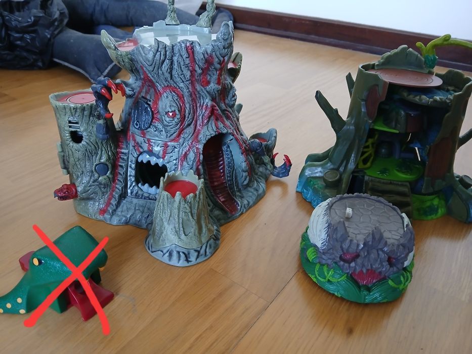 32 Gormiti com cenários