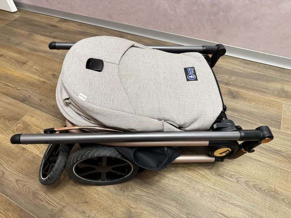 Коляска прогулянкова ВСЕСЕЗОННА Peg-Perego Veloce Mon Amour