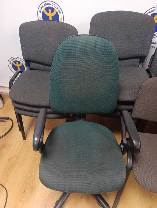 Чистка м'яких меблів, стільців, килимів.