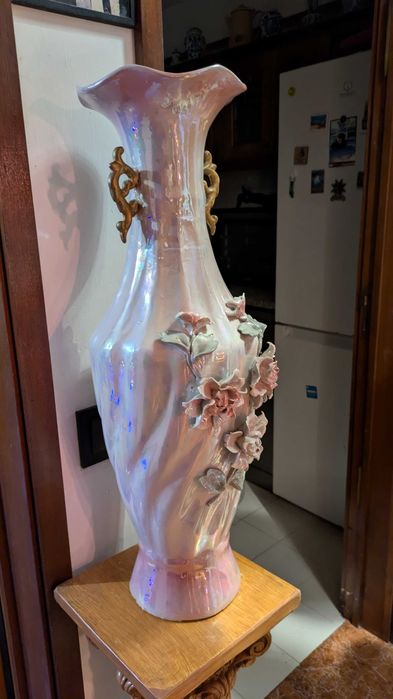 2 columns + 3 vases + teapot + doll statue mirror + little angel64738838943361124