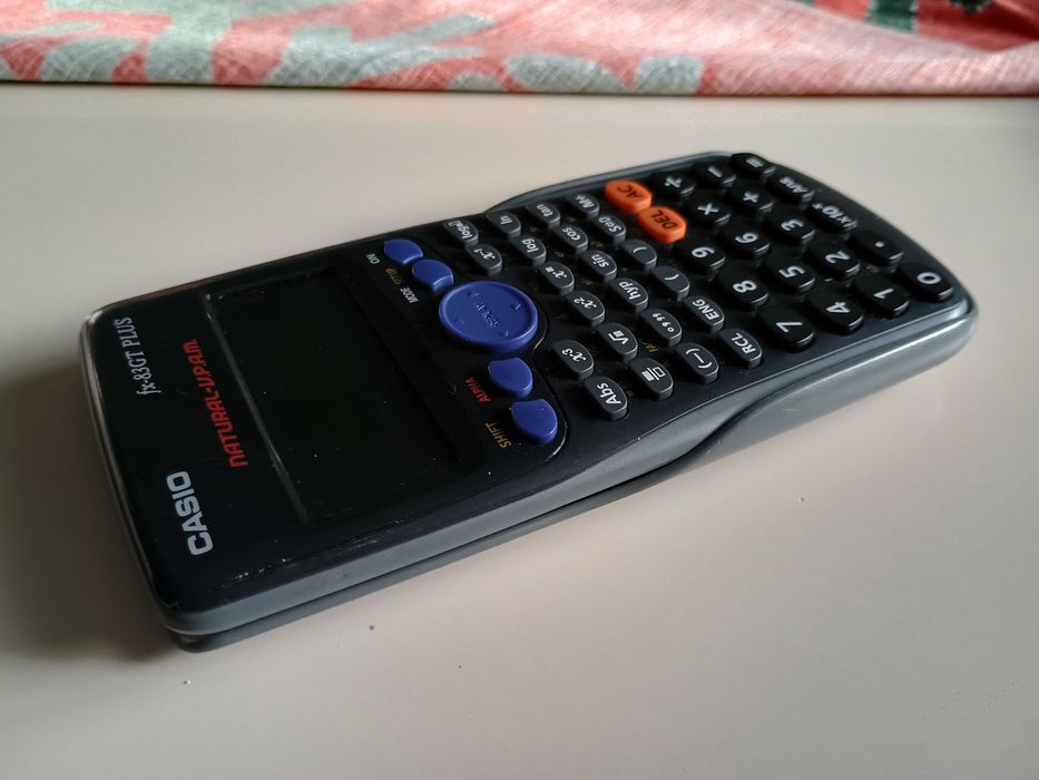 Kalkulator naukowy CASIO fx-83 GT Plus