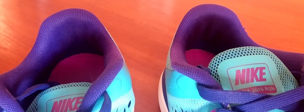 Жіночі кросівки Nike