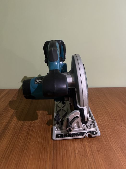 Акумуляторна дискова пила Makita DSS610Z. 165mm