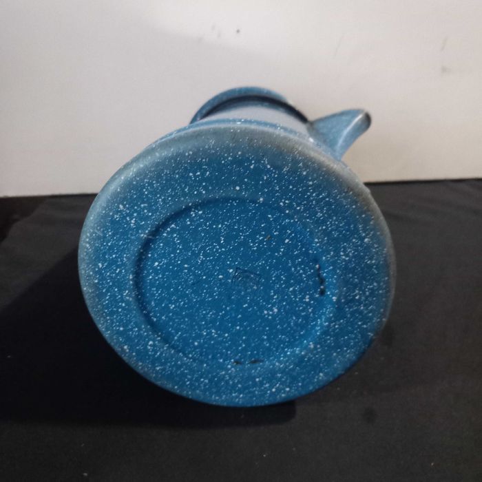 Chaleira azul em esmalte