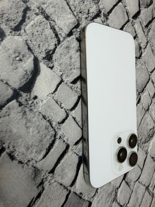 Iphone 16 Pro 256gb neverlock White Titanium Global 880$
