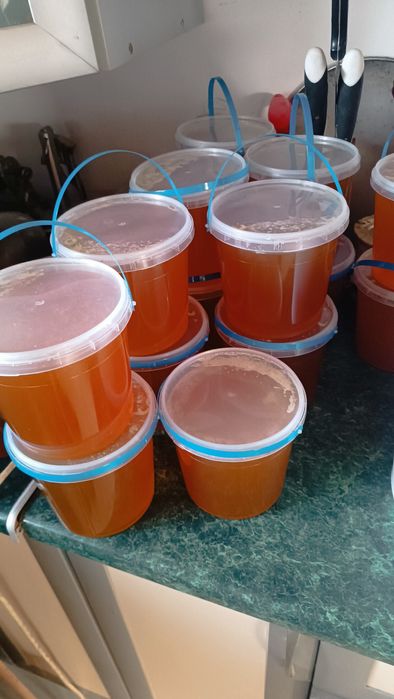 Продам свіжий мед з доставкою під під'їзд.
