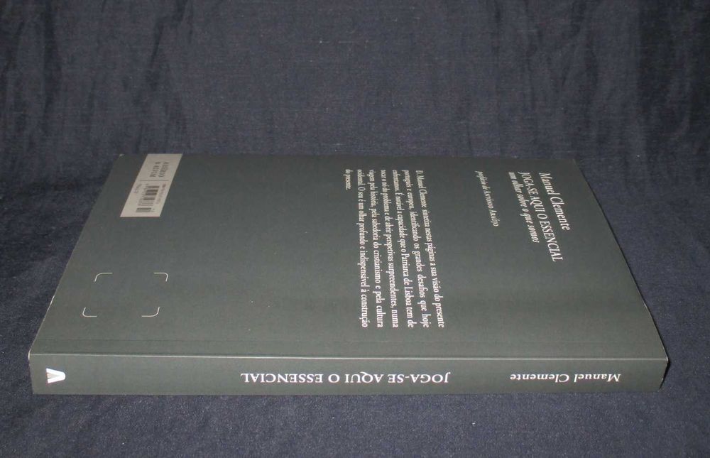 Livro Joga-se aqui o Essencial Manuel Clemente