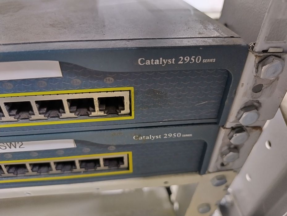 Dois Switch cisco 2950