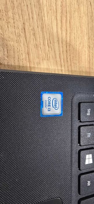 Acer Aspire ES1-572 Intel i3-6006U / 8GB RAM / 128GB SSD / Win10 Pro