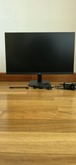 Monitor de computador LG, modelo 24MP400-B