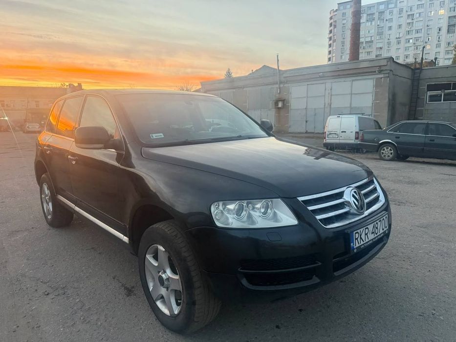 Volkswagen Toyareg( Фольксввген таурег) 2005 Рік 2,5 Дизель Механіка Повний привід 4Х4 Гарний джип