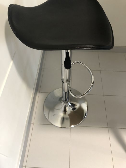 Tampo de mesa + pé regulavel + 2 bancos regulaveis