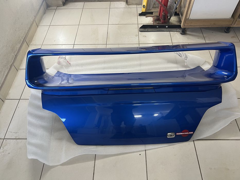 Klapa ze spojlerem subaru impreza